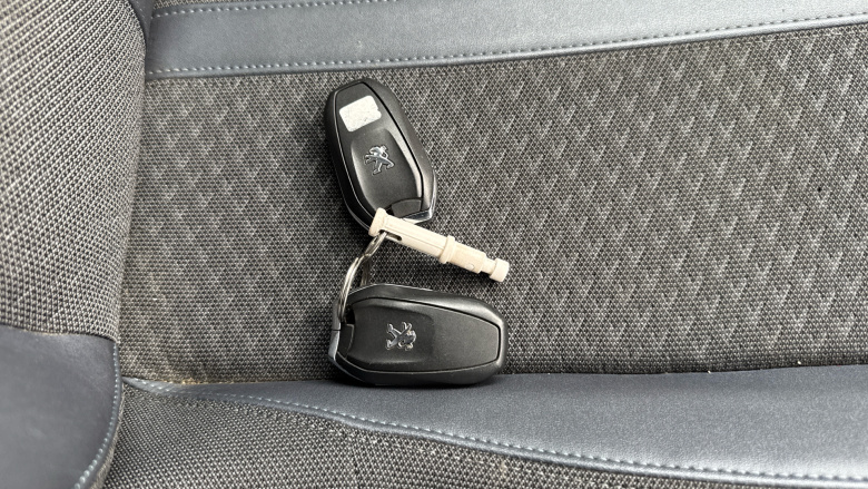 Peugeot 2008 1.2 PureTech 130 Allure Premium 5dr EAT8 Petrol Estate